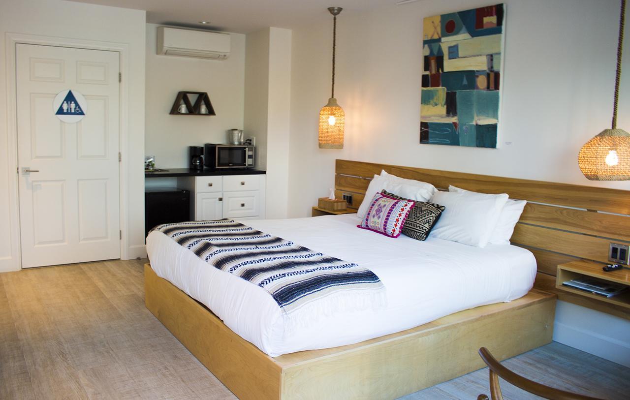 Chambre Lit King-Size - Accessible aux Personnes à Mobilité Réduite